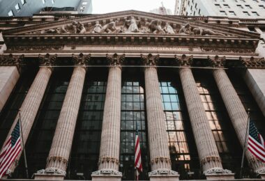 Grafico di Wall Street con indicazioni di calo