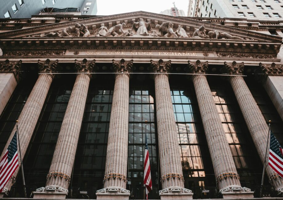 Grafico di Wall Street con indicazioni di calo