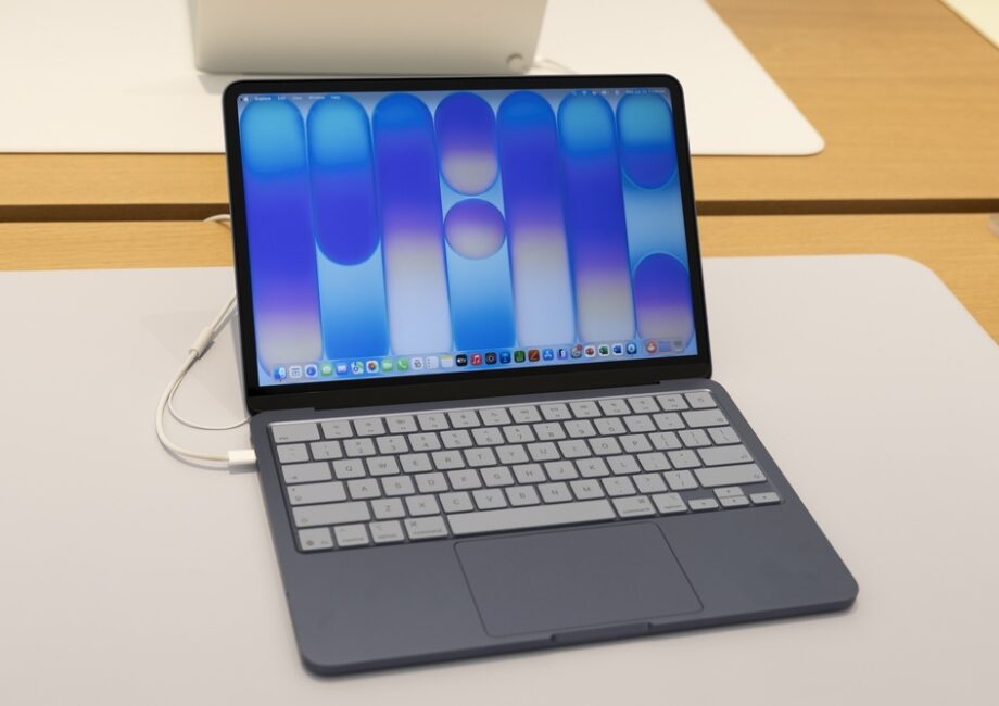 Aumento prezzi Apple MacBook iPad 2026
