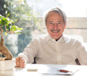 Antonio Brandi durante l'intervista al Parlamento europeo