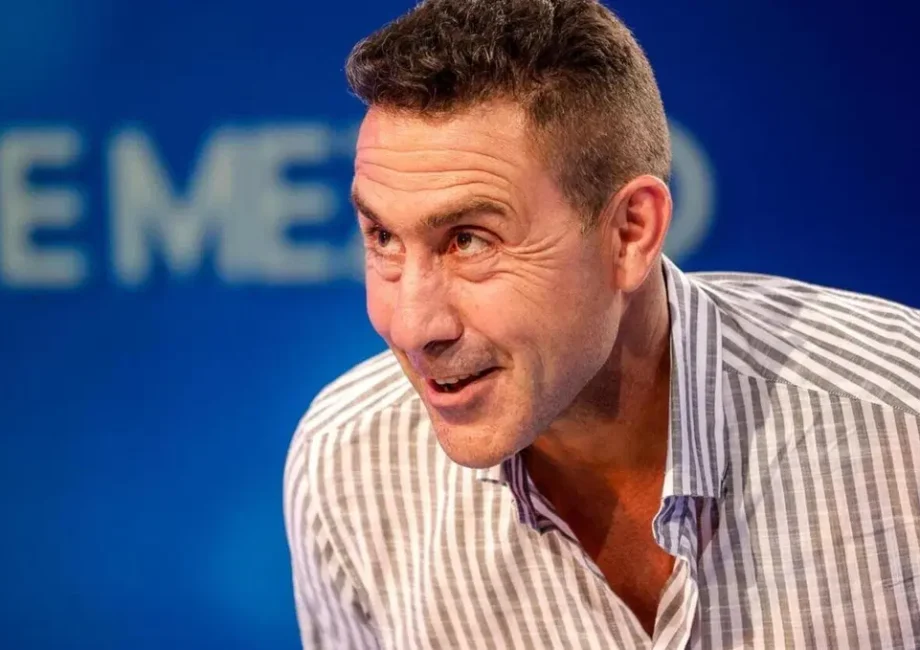 Roberto Vannacci durante il dibattito in tv