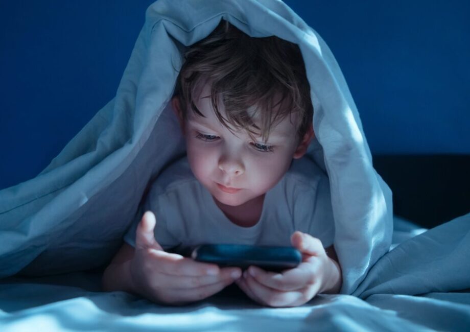 Esposizione agli schermi e salute dei bambini
