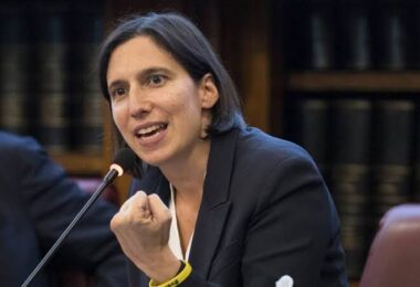 Elly Schlein durante un evento politico