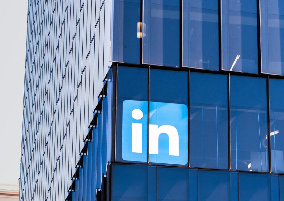 Immagine rappresentativa di LinkedIn e contenuti AI
