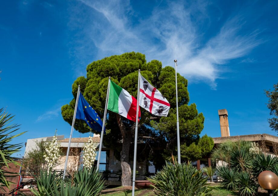 Nave luxury nel porto di Olbia