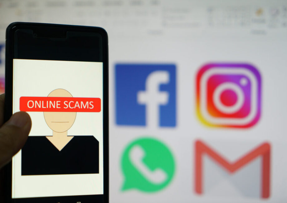 Truffa via WhatsApp a Fideuram