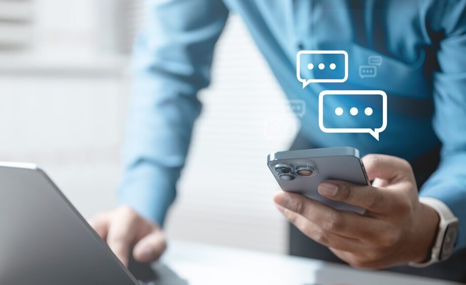 Immagine che rappresenta la minaccia informatica sui social media