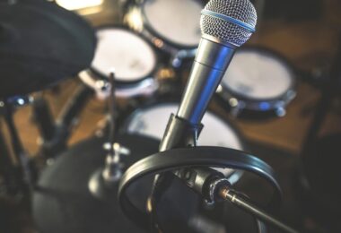 Manager che utilizza intelligenza artificiale per valutazioni