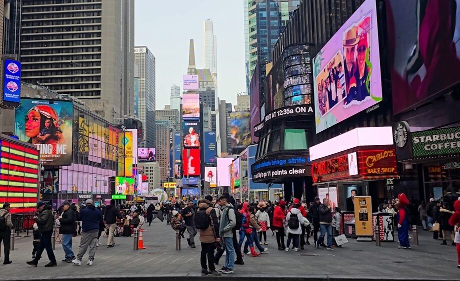 Il sindaco di New York, Zohran Mamdani, durante un intervento sull'intelligenza artificiale